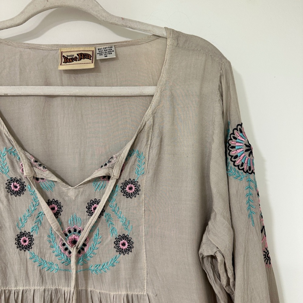 Yak & Yeti Boho Embroidered Tunic Top Women M Gray Cotton Rayon Blouse Festival